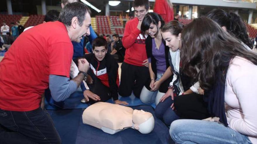 Más de 1.700 escolares de Córdoba aprenden técnicas de reanimación cardiopulmonar