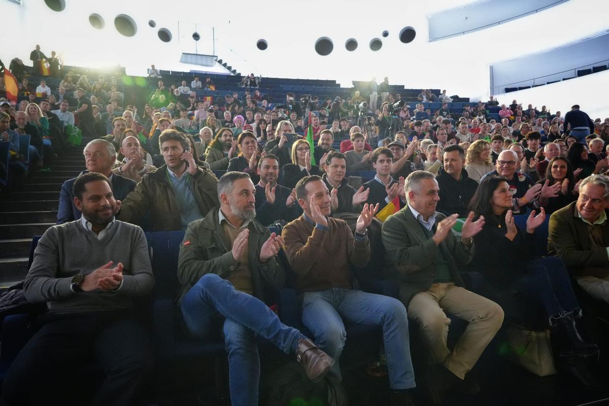 Abascal y Fernández Calles, ayer, en el mitin de cierre de campaña en Badajoz
