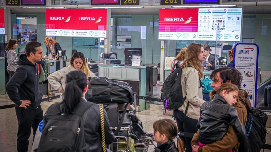 VÍDEO | El truco de la maleta en el aeropuerto apréndetelo para tu próximo viaje