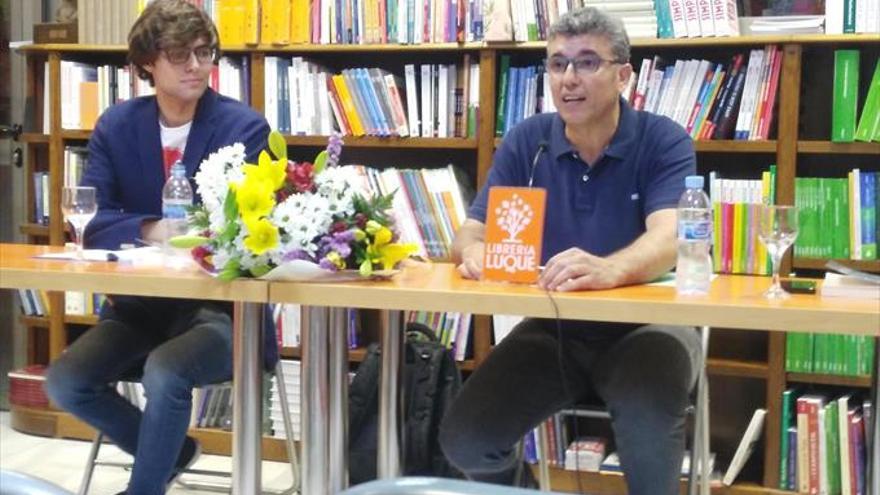 Joaquín Benavides presenta su novela ‘Cantares de Nardrass’