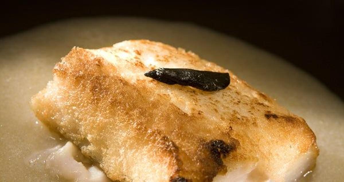 Koldo Rodero sugiere originales combinaciones como el bacalao crujiente en costra de pan con sopas d