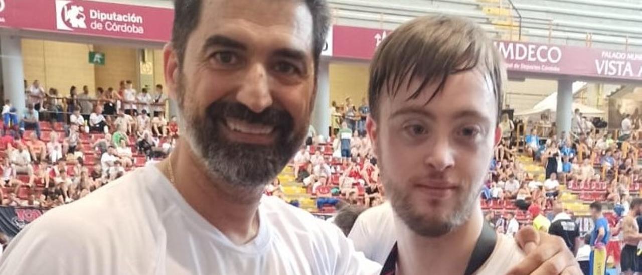 Jesús Muñoz (entrenador) y Antonio Romero, durante el campeonato celebrado en Córdoba.