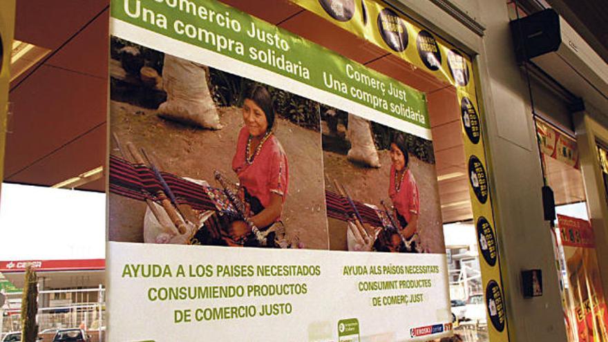 A la cola en ventas de comercio justo en supermercados