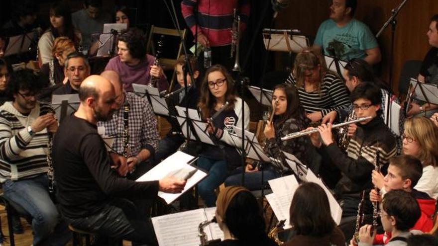 Los músicos durante la grabación.