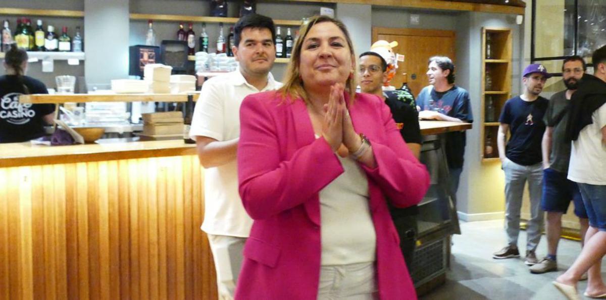 Agnès Lladó durant la nit electoral al Menestral. | JORDI BLANCO