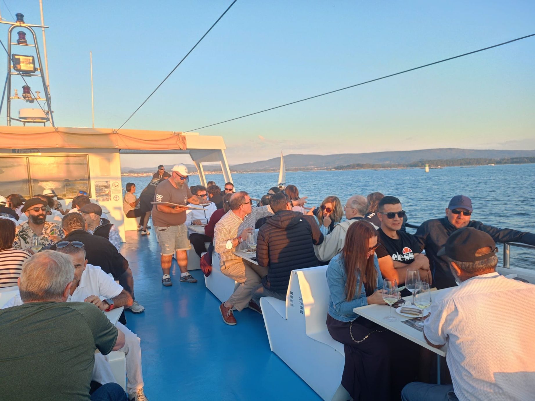 La ruta de «Viños singulares polo mar» a bordo del catamarán «Gran Cormorán Jet», esta tarde-noche.