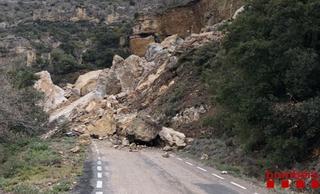 Los Mossos buscan a dos personas sepultadas por un desprendimiento en Lleida