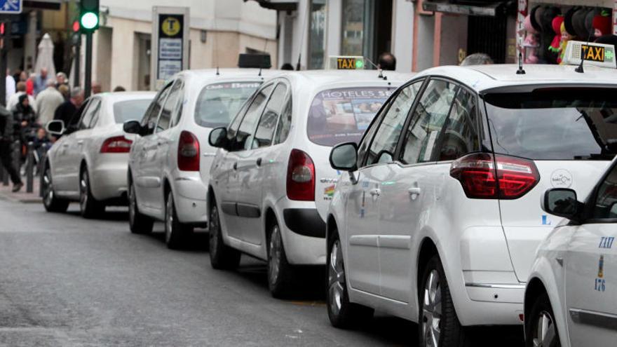 La Generalitat modifica la Ley del Taxi para equipararlos con los VTC CVA-TAXI VTC