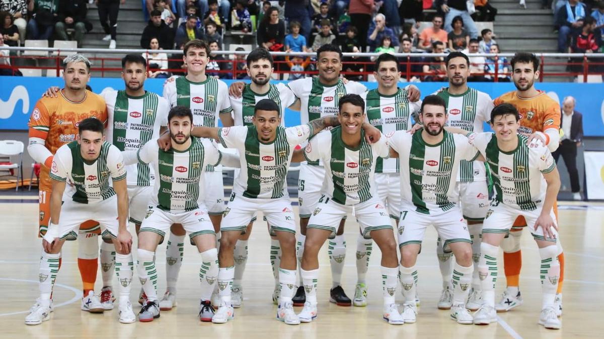 Jugadores del Córdoba Futsal participantes en la victoria en la cancha del Movistar Inter.