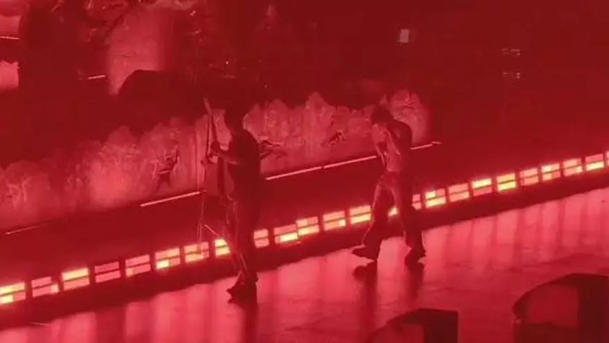 Caída de Dani Fernández en el concierto en el Roig Arena