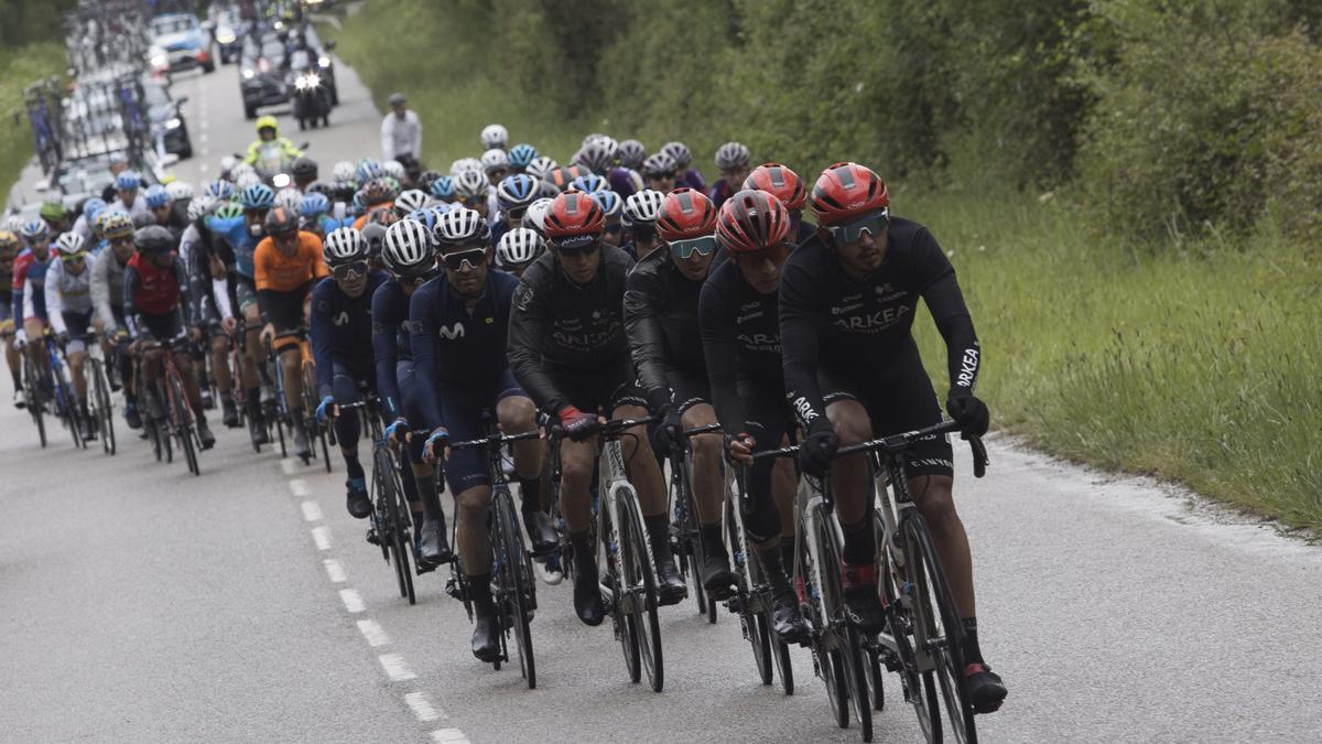 Imágenes de la primera etapa de la Vuelta a Asturias