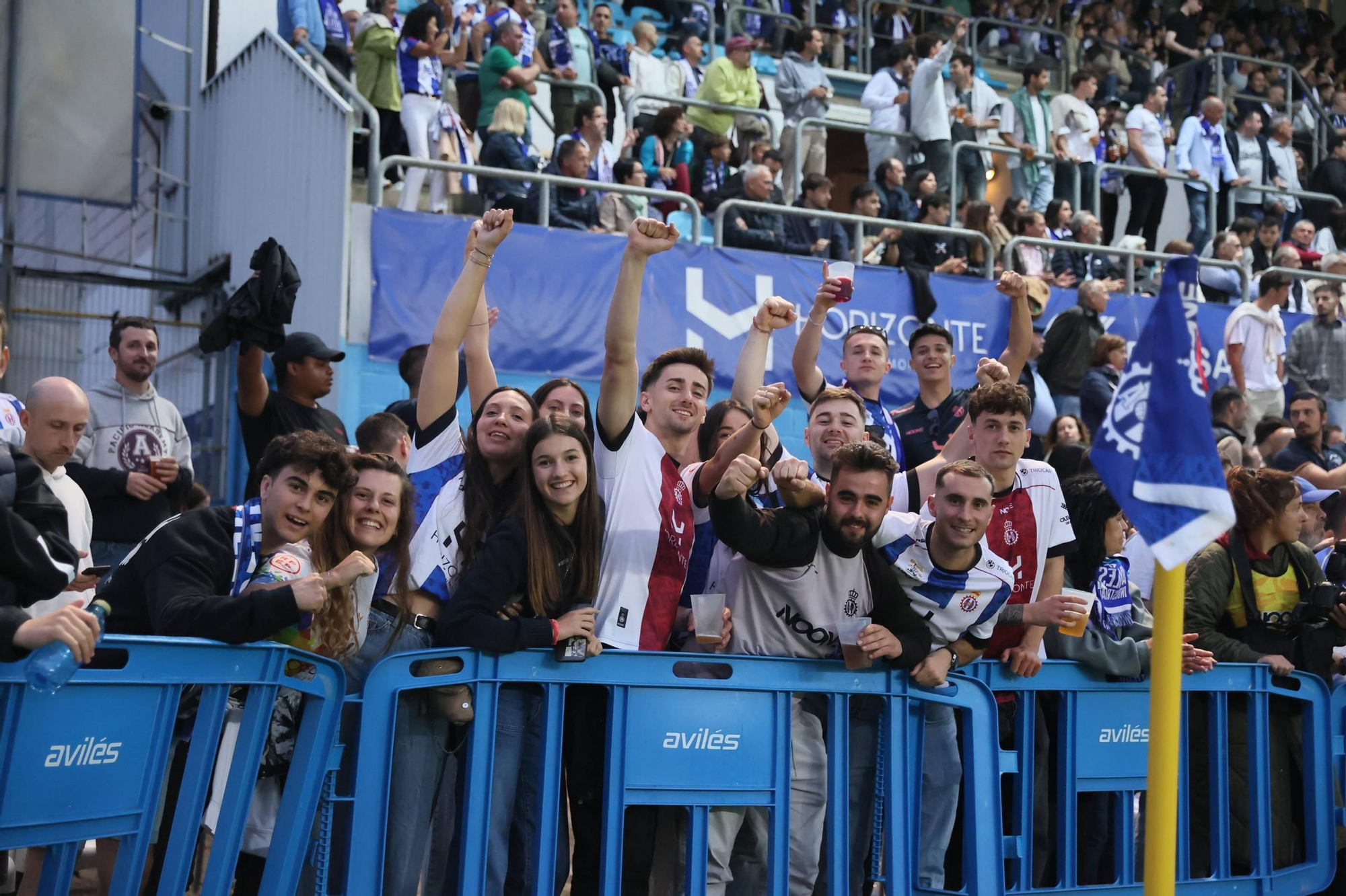 EN IMÁGENES: La final por el ascenso entre Avilés y Rayo Majadahonda vivida en el Suárez Puerta