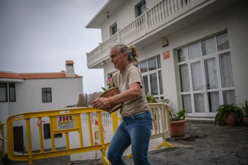 Desalojo de viviendas en La Palma debido a la erupción del volcán