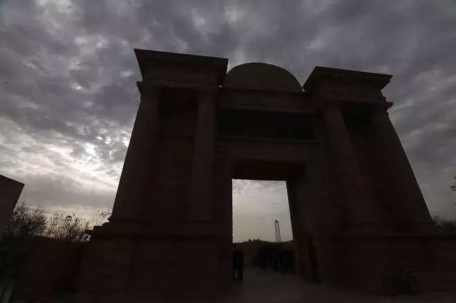 En imágenes el fin de la restauración de la Puerta del Puente
