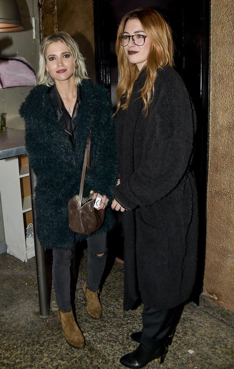 Ana Fernández y Blanca Suárez en el concierto de fin de gira de Marlon