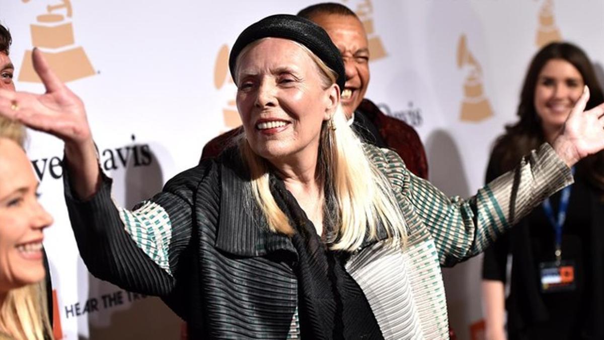 La cantante y compositora Joni Mitchell