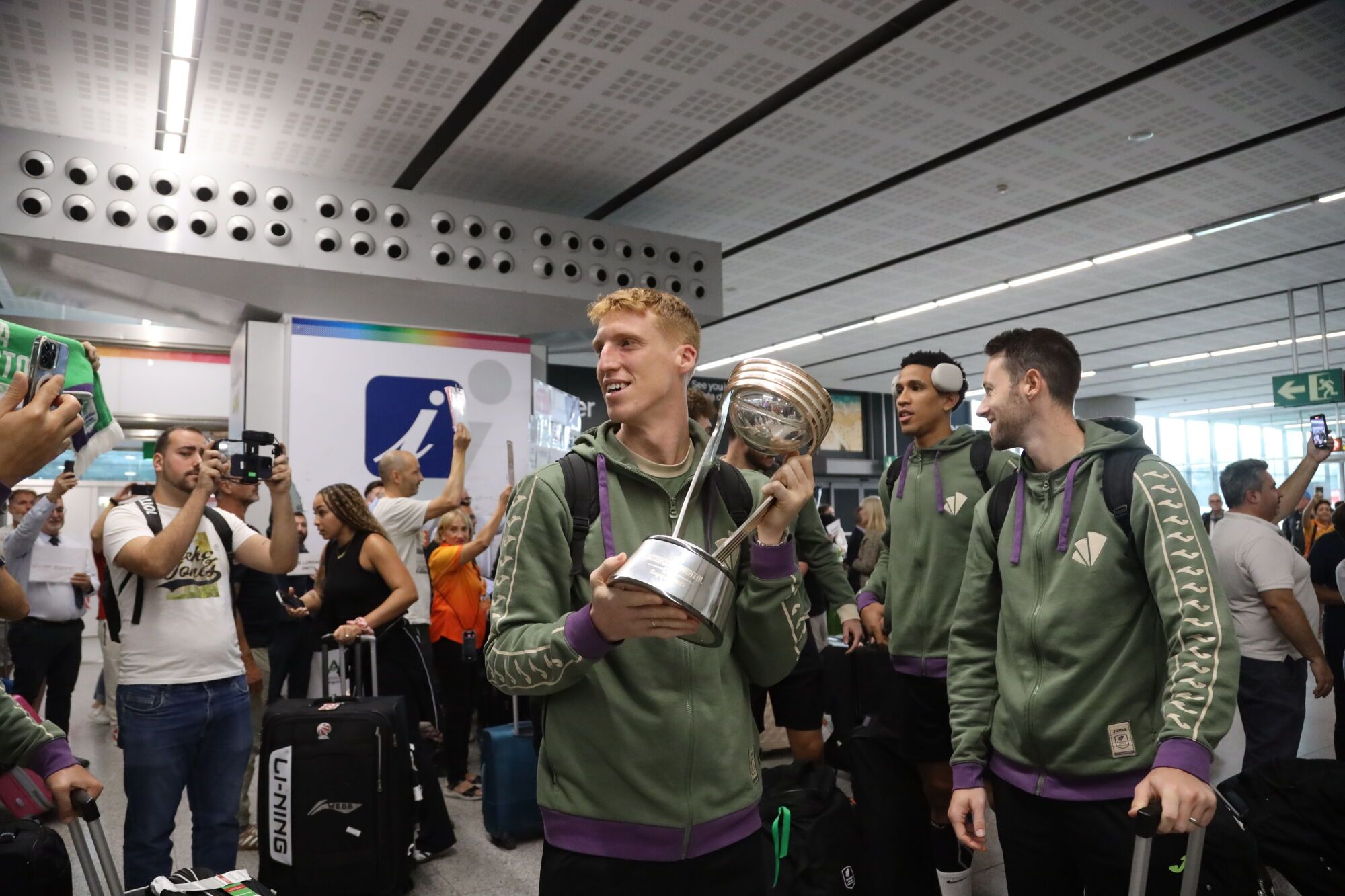 El Unicaja ya está en Málaga tras conquistar su segunda Intercontinental