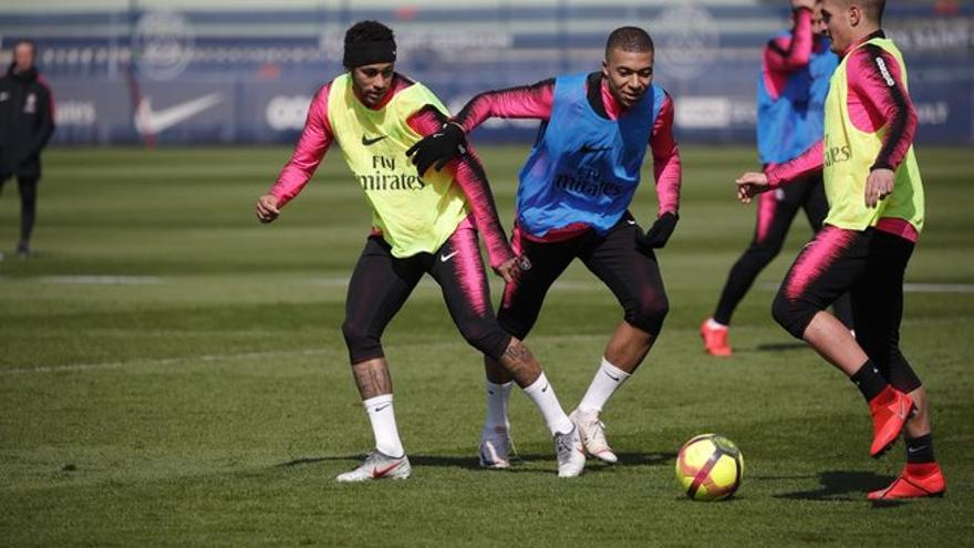 Neymar regresa a los entrenamientos