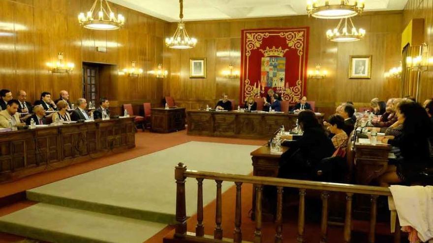 Un instante de la sesión plenaria celebrada ayer en la Diputación Provincial de Zamora.