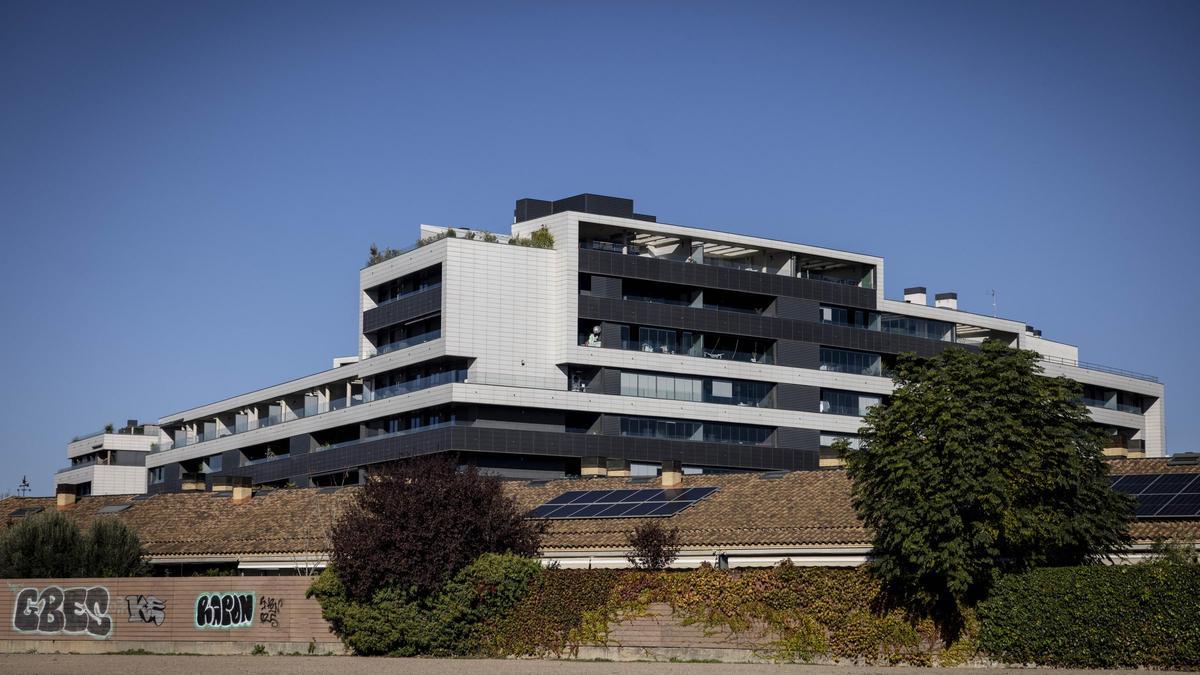 Una de las urbanizaciones de la zona nueva del barrio de Valdefierro, en Zaragoza.