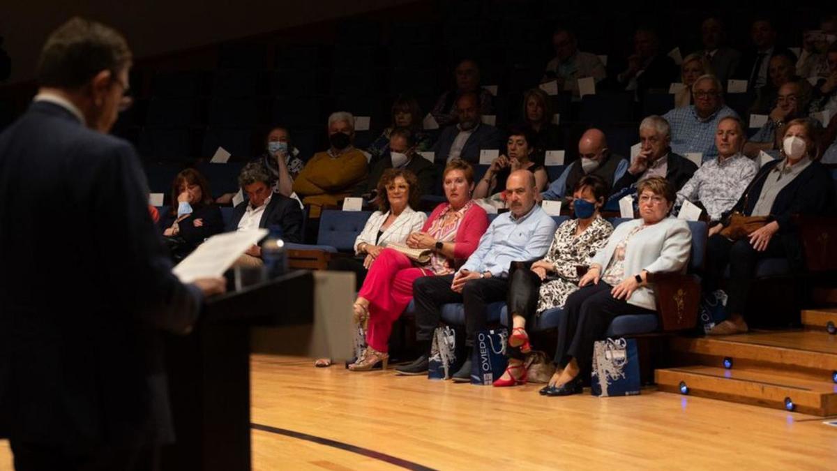 Canteli se dirige a los funcionarios en el Auditorio.