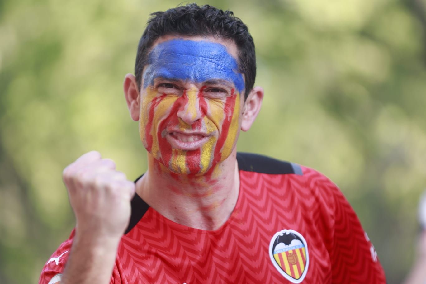 Mestalla es una fiesta en las horas previas a la final