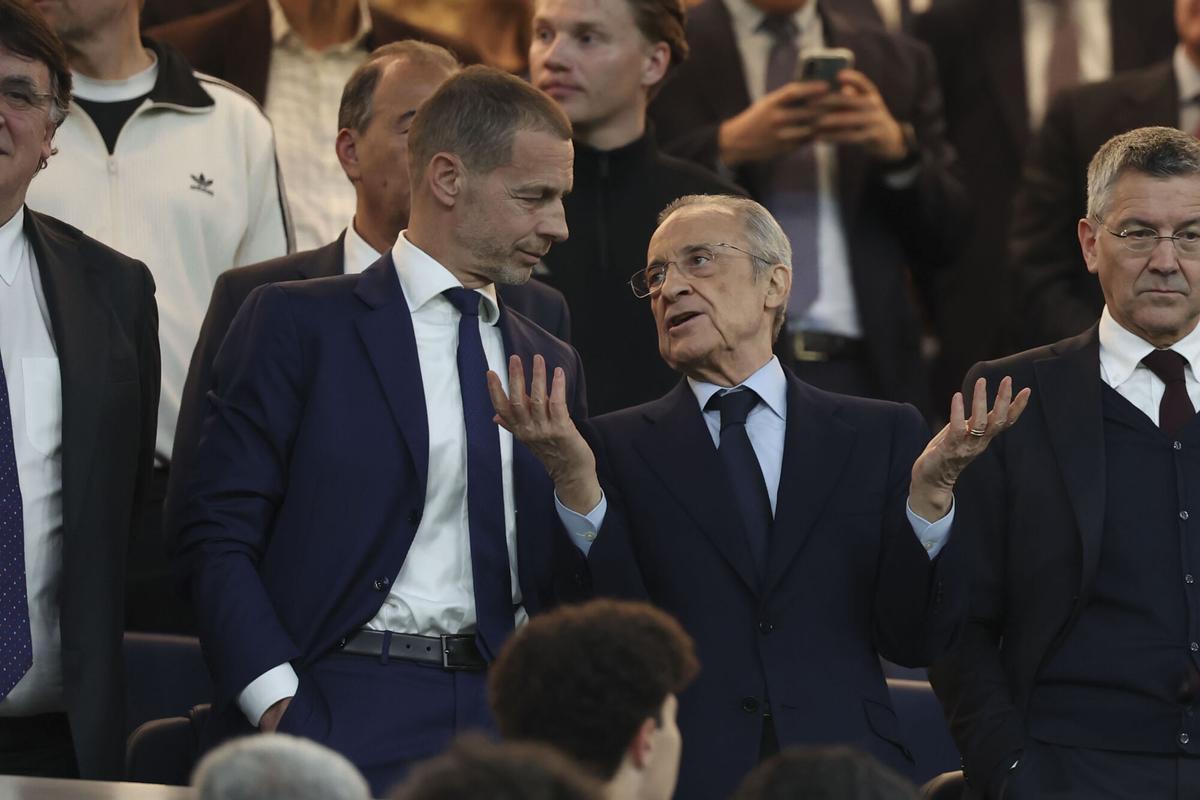 El presidente del Real Madrid, Florentino Pérez y el presidente de la UEFA, Aleksander Ceferin.