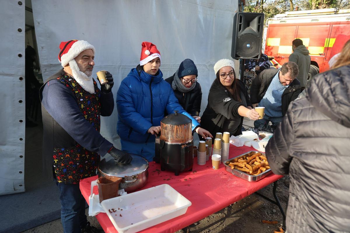 Chocolatada y regalos en la Navidad más solidaria de Santiago