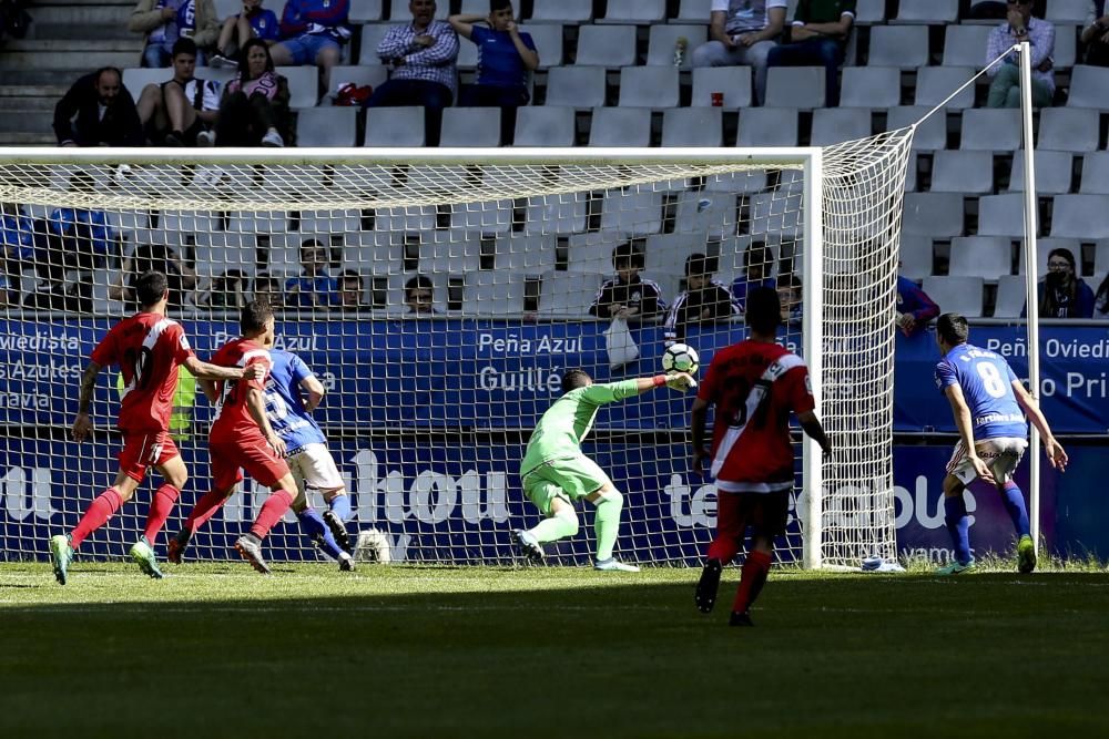 El partido entre el Real Oviedo y el Sevilla Atlético, en imágenes