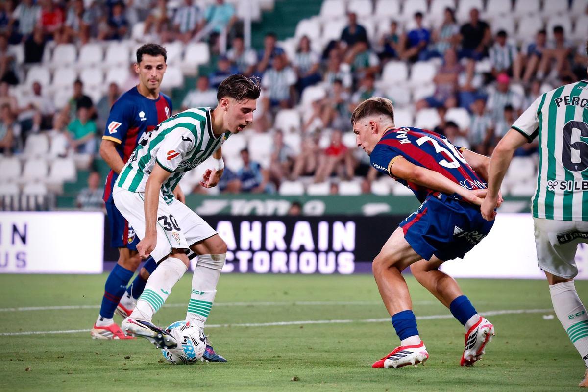 Córdoba CF-Huesca | Las imágenes del partido de LaLiga Hypermotion