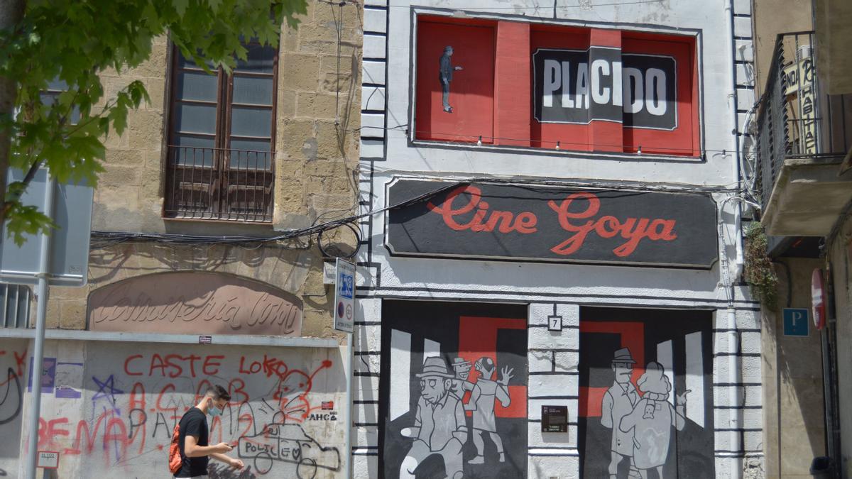 Fachada del antiguo cine Goya de Manresa, ya desaparecido.