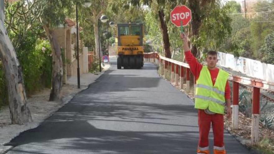 El Campello invertirá 400.000 euros en asfaltar una docena de calles