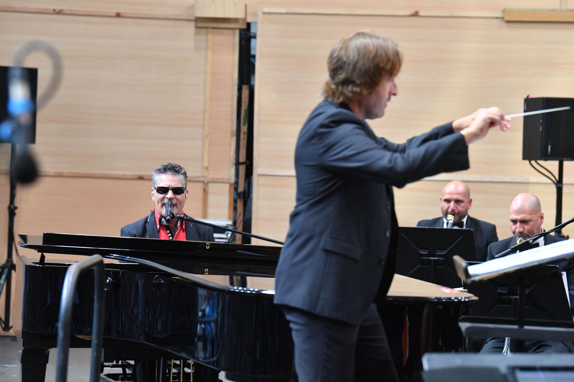 Homenaje en A Coruña a Nino Bravo con la Banda Municipal y Serafín Zubiri