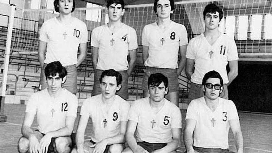 El equipo masculino que ascendió en 1972.