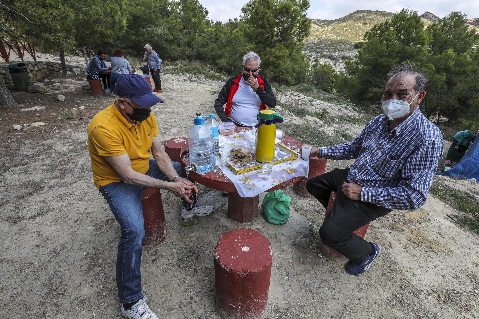 El Pantano de Elche sigue de moda en el Lunes de Mona