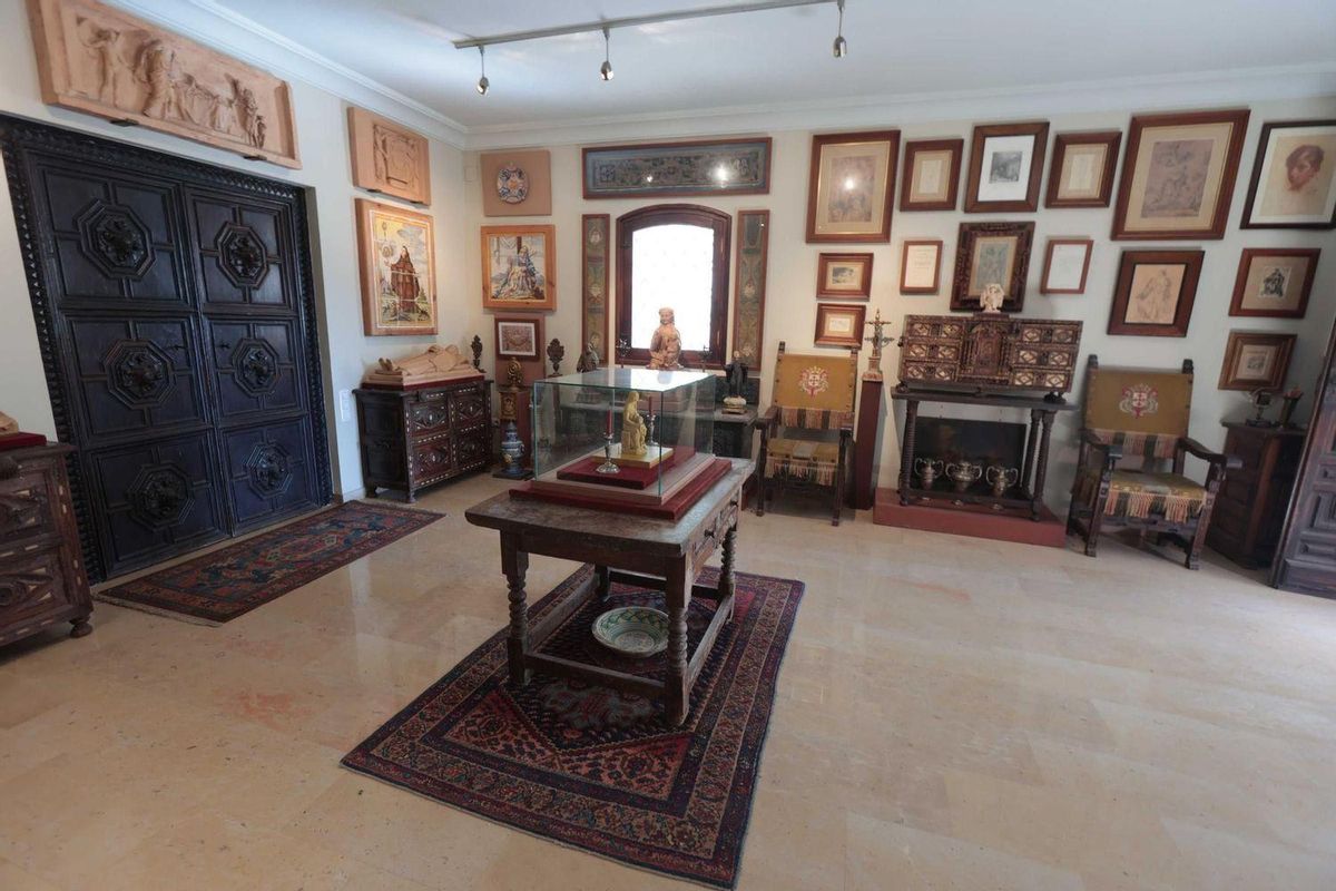 La casa en la que vivió y trabajó Llorens Poy es un auténtico museo en plena calle Ermita.
