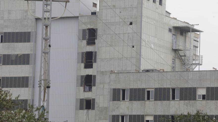 FOTOS: Así van las obras de demolición del antiguo hospital de Son Dureta de Palma