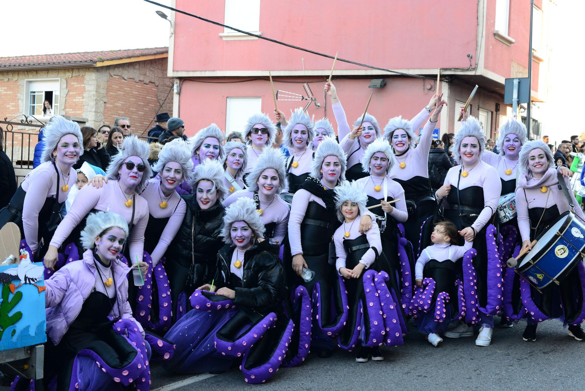 Moaña "llora" el fin del carnaval con el Enterro da Sardiña