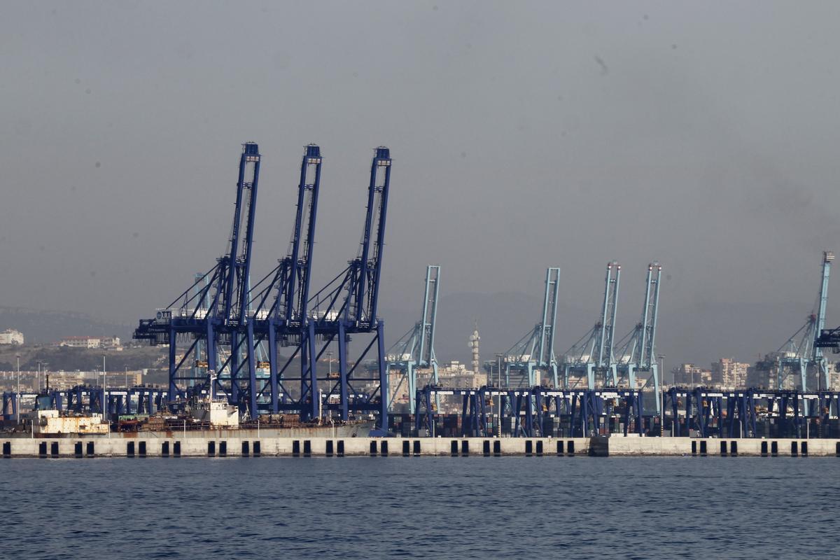 El puerto de Algeciras es uno de los más importantes de España.