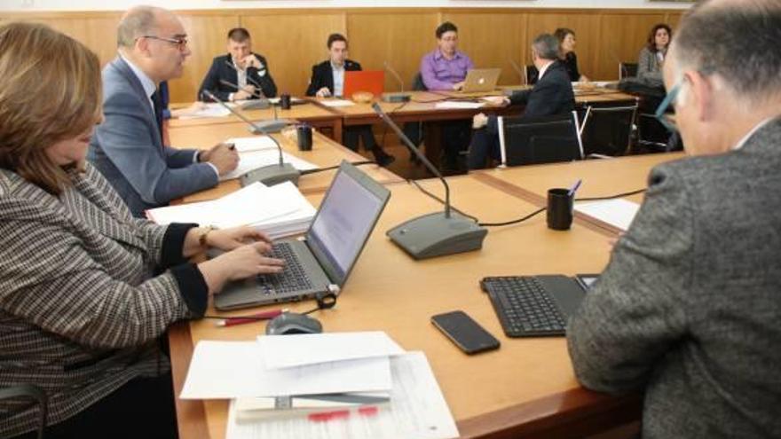 Reunión del Consejo de Gobierno ayer en la Universidad de Alicante.