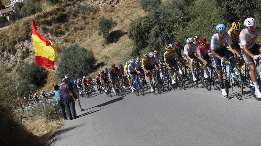 Vídeo resumen de la etapa 15 de la Vuelta a España 2022