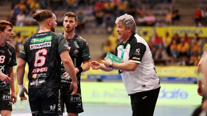 Paco Bustos: “Lo importante es que el club seguirá un año más en Asobal”