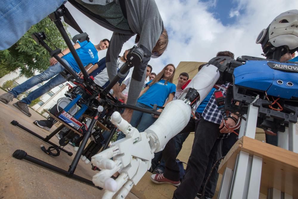 Alumnos de Robótica se integran en una asociación internacional