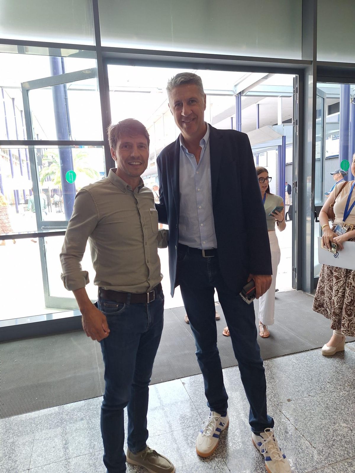 El portavoz del PP en Xàtiva, Marcos Sanchis, y el alcalde de Badalona, Xavier García Albiol.