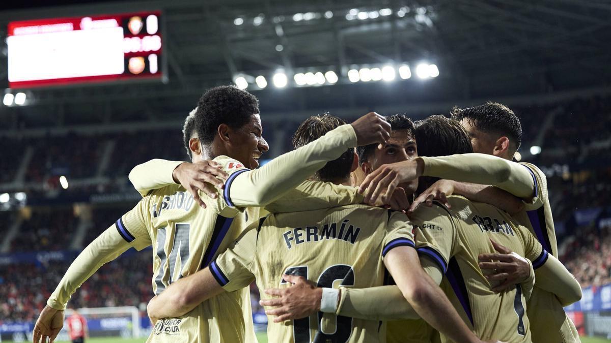 Ni la lluvia frena la fiesta del Barça en Pamplona: ¡Solo falta un punto para ser campeones y lo saben!