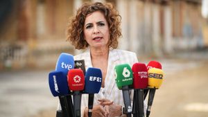 Montero proposa «federalitzar la gestió tributària» per a totes les comunitats «per igual» i no només per a Catalunya