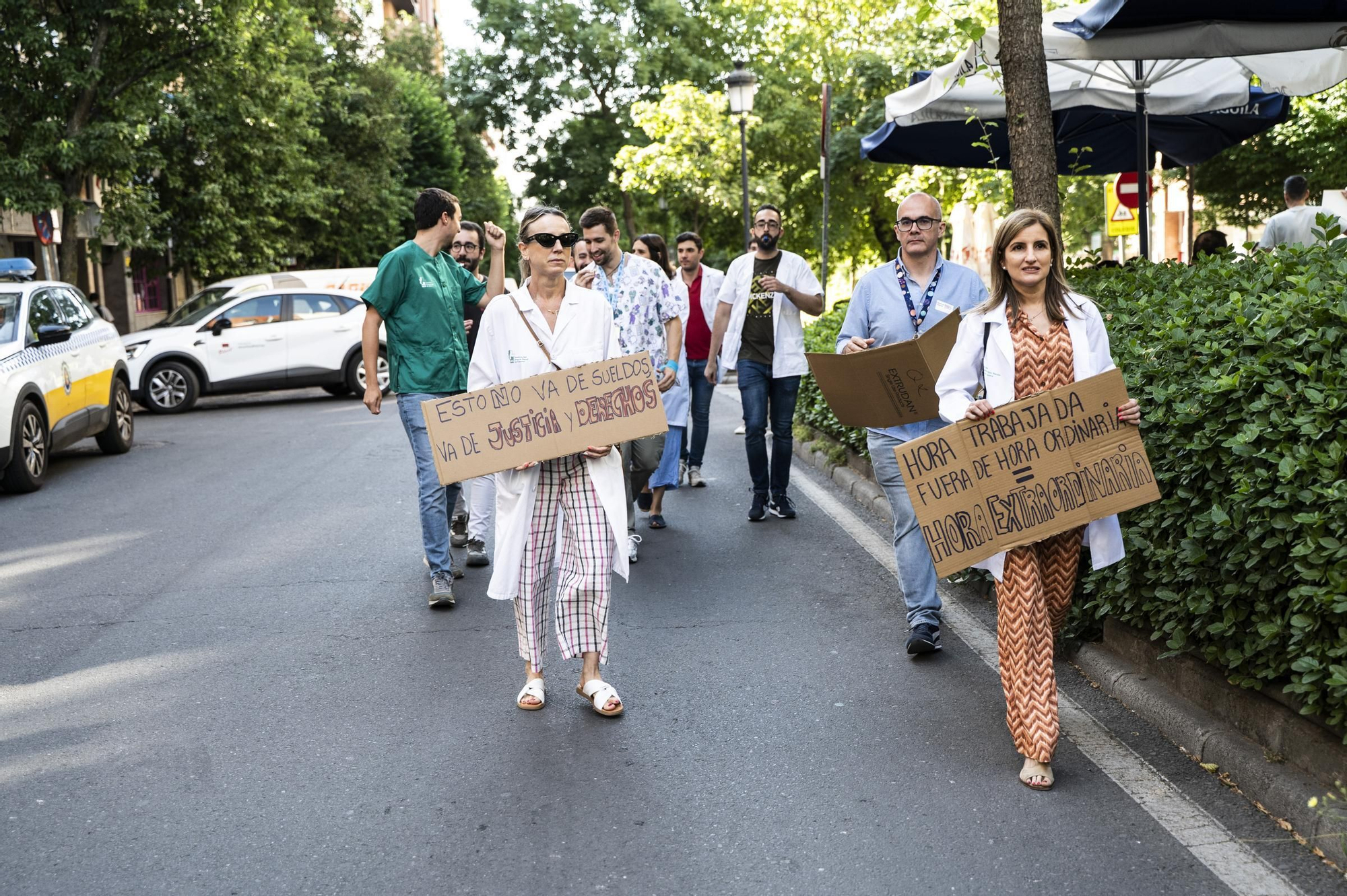 Las imágenes de la protesta de médicos en Cáceres
