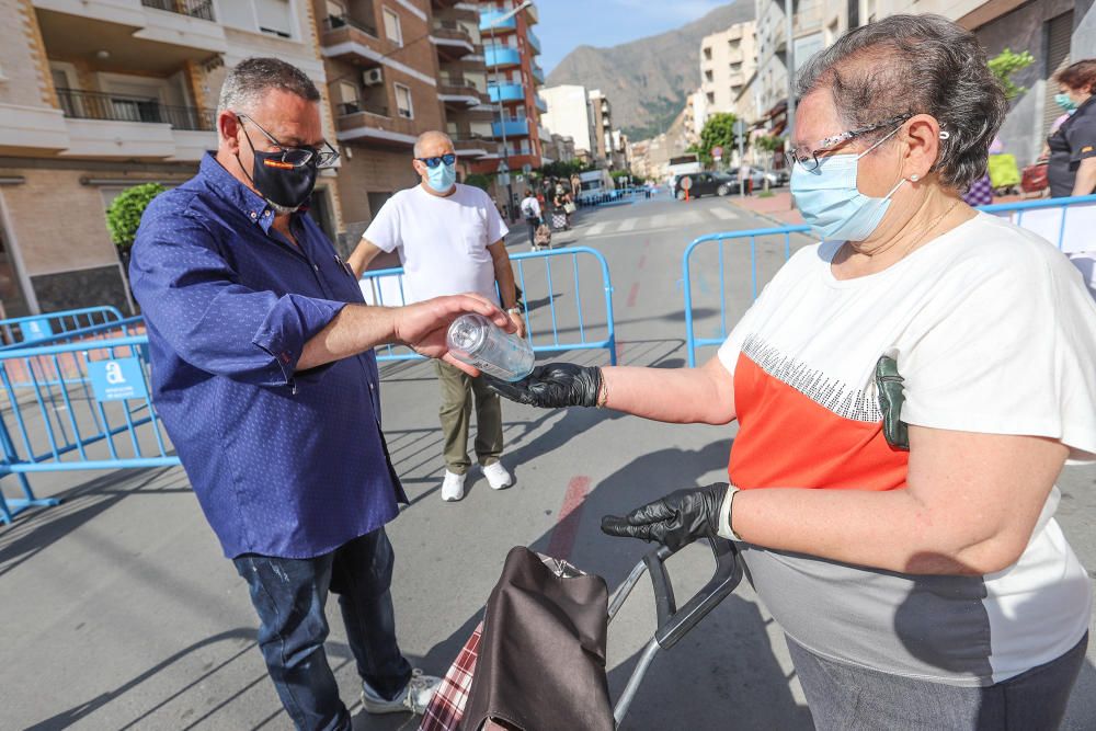 Control de temperatura en el mercadillo de Callosa de Segura por parte de la Policía Local