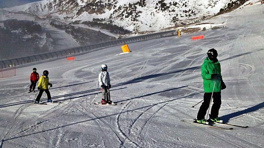 L&#039;estació de Vallter 2000, ahir, gairebé buida.