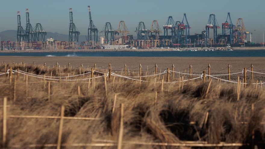 Playas de Valencia y la Albufera peligran por la ampliación del puerto, denuncian vecinos y ecologistas